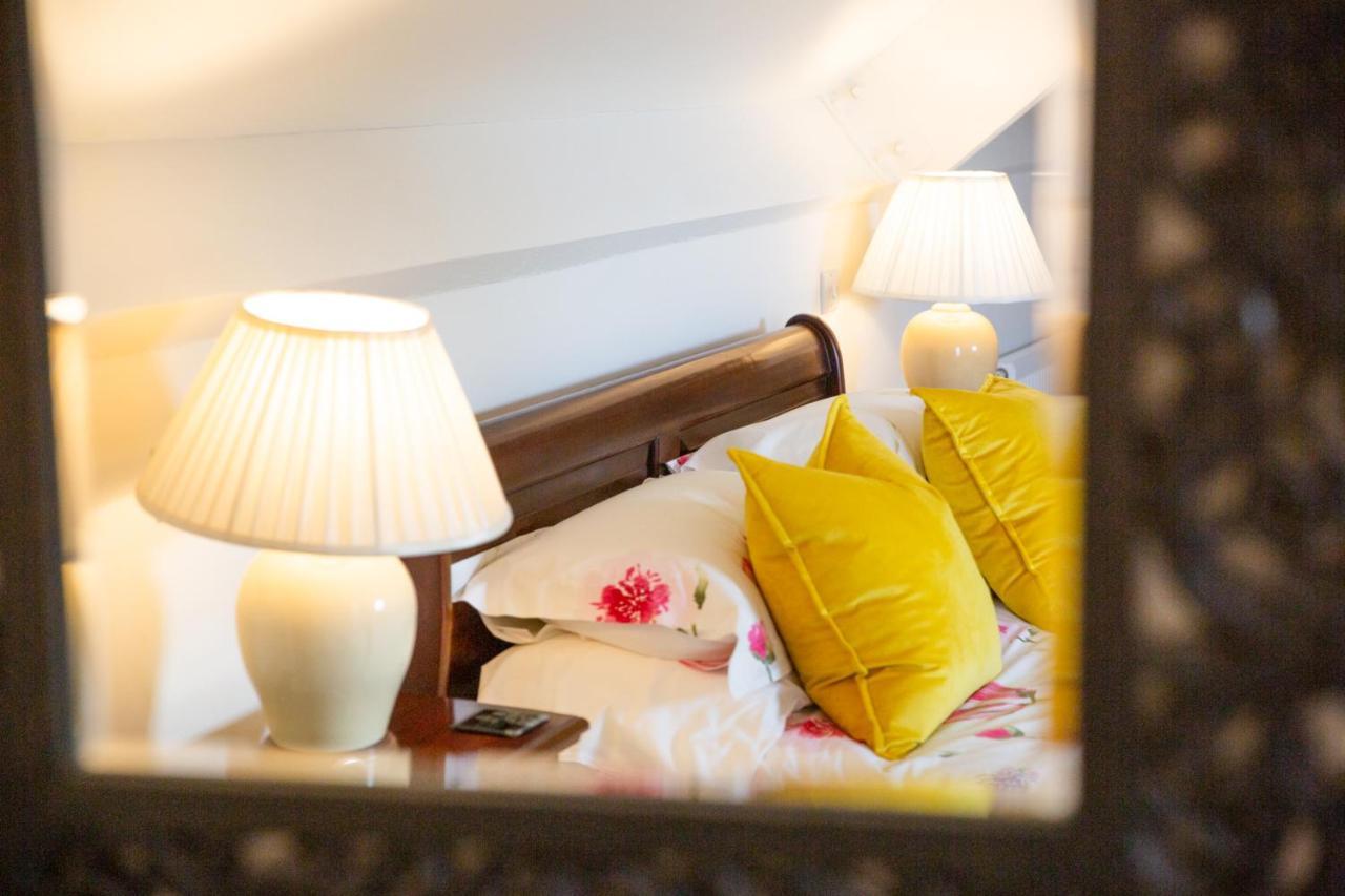 Higher Weddicott Barn Holiday Cottage - Self Catering 查格福德 外观 照片