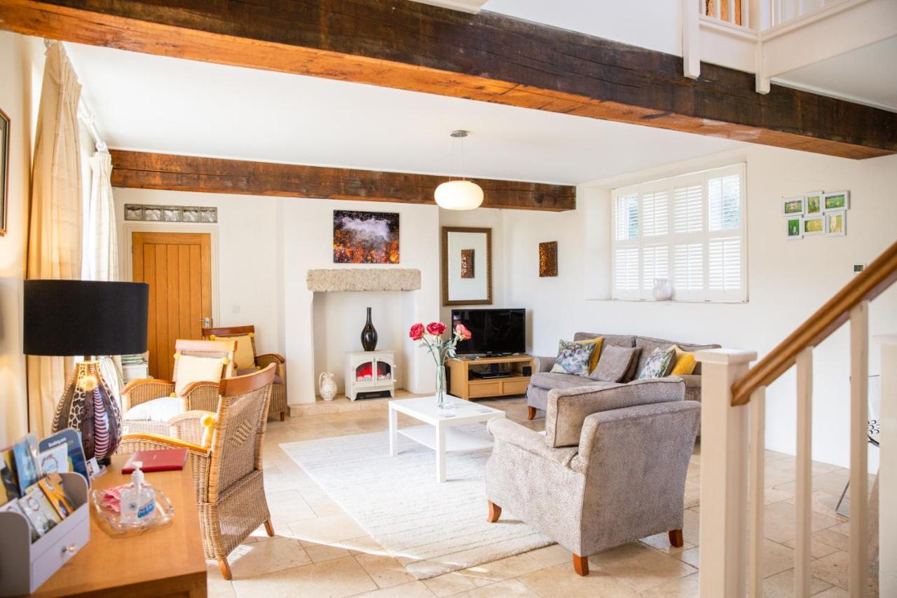 Higher Weddicott Barn Holiday Cottage - Self Catering 查格福德 外观 照片