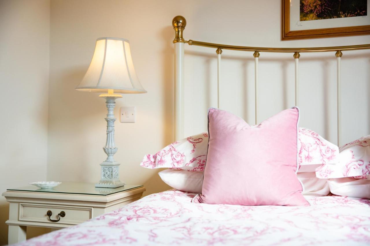 Higher Weddicott Barn Holiday Cottage - Self Catering 查格福德 外观 照片