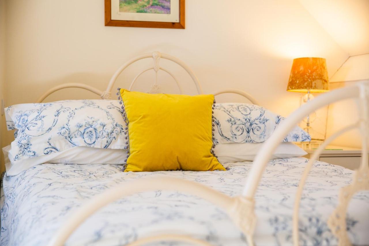 Higher Weddicott Barn Holiday Cottage - Self Catering 查格福德 外观 照片