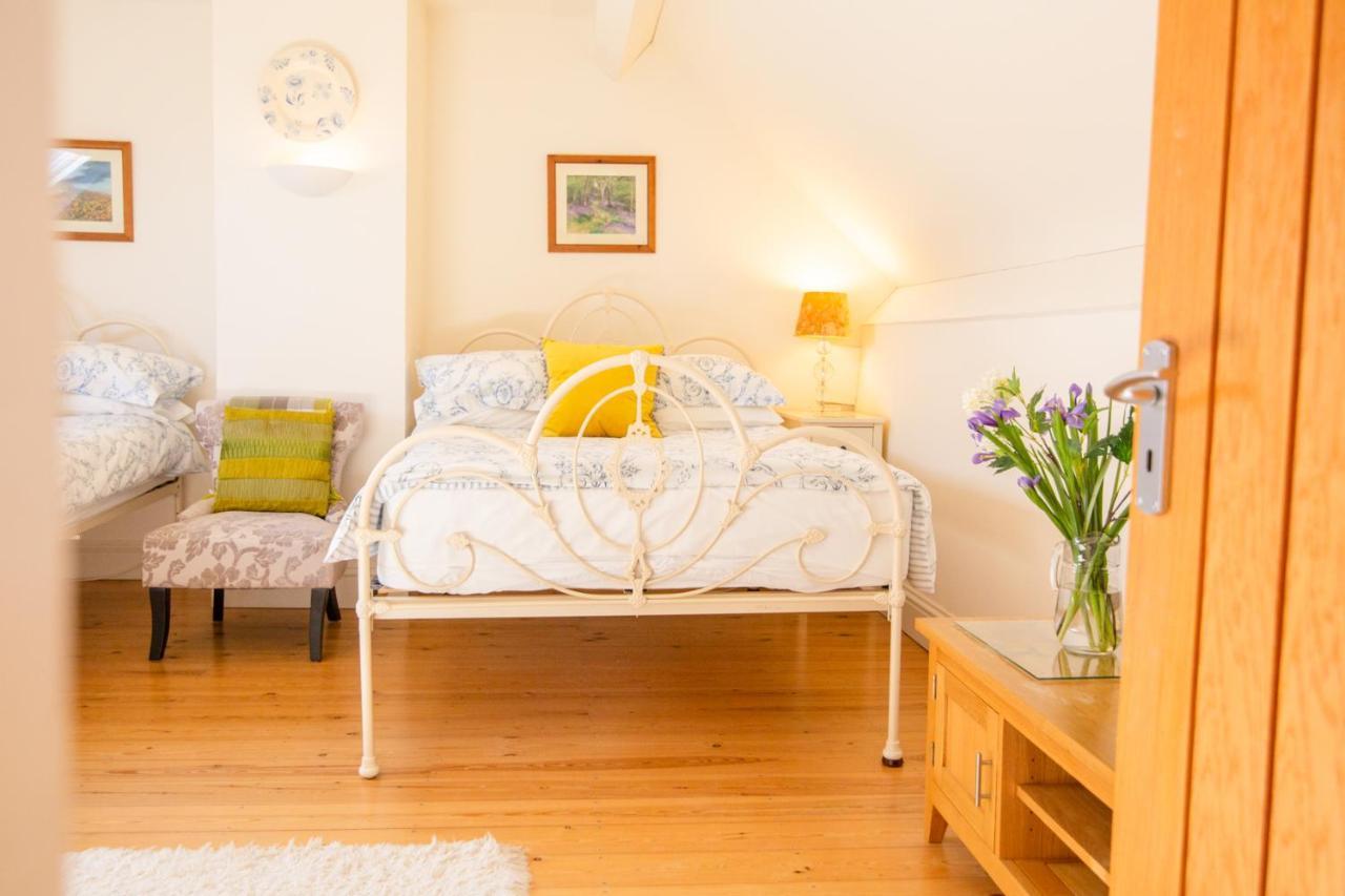 Higher Weddicott Barn Holiday Cottage - Self Catering 查格福德 外观 照片