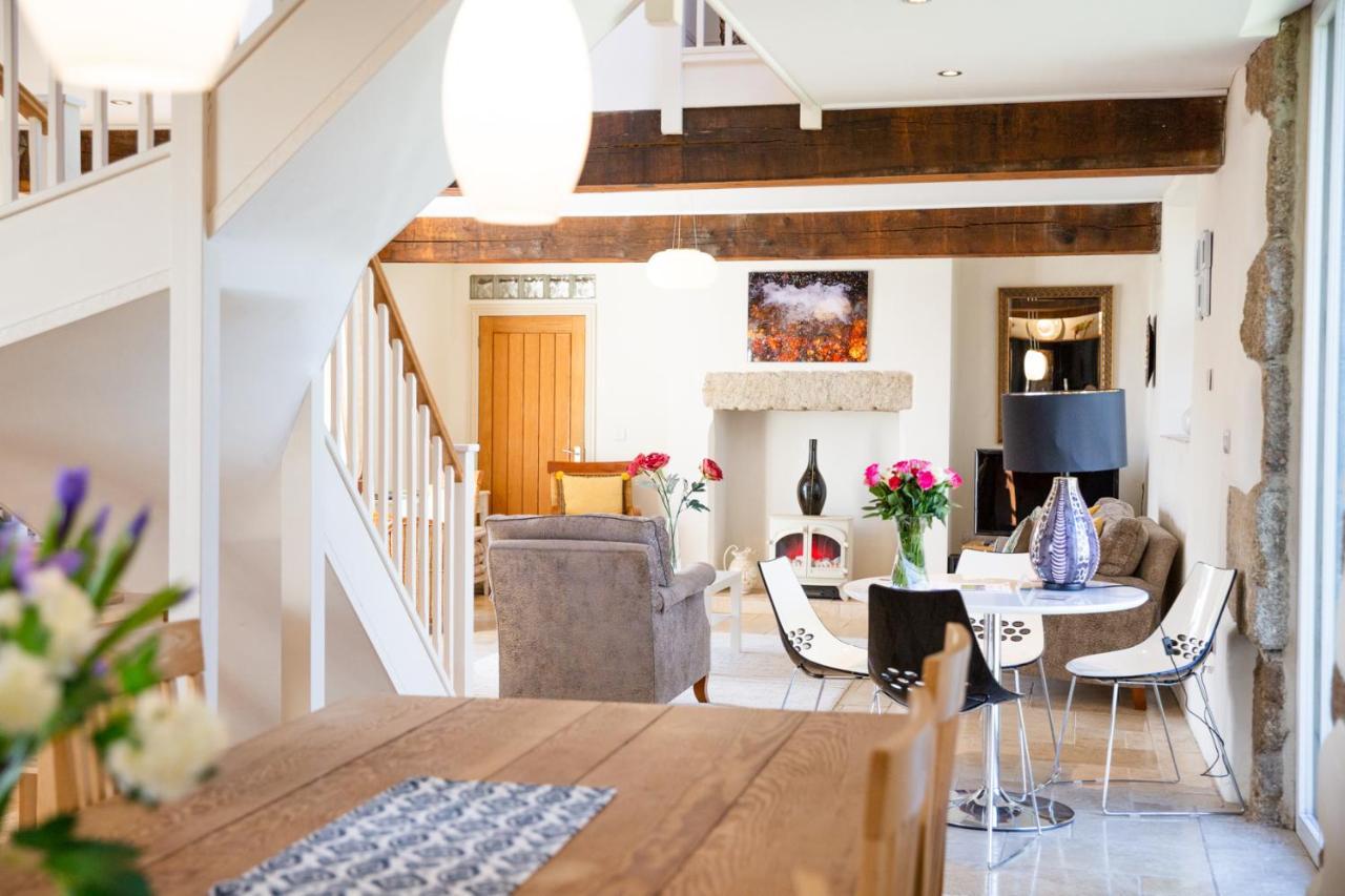 Higher Weddicott Barn Holiday Cottage - Self Catering 查格福德 外观 照片