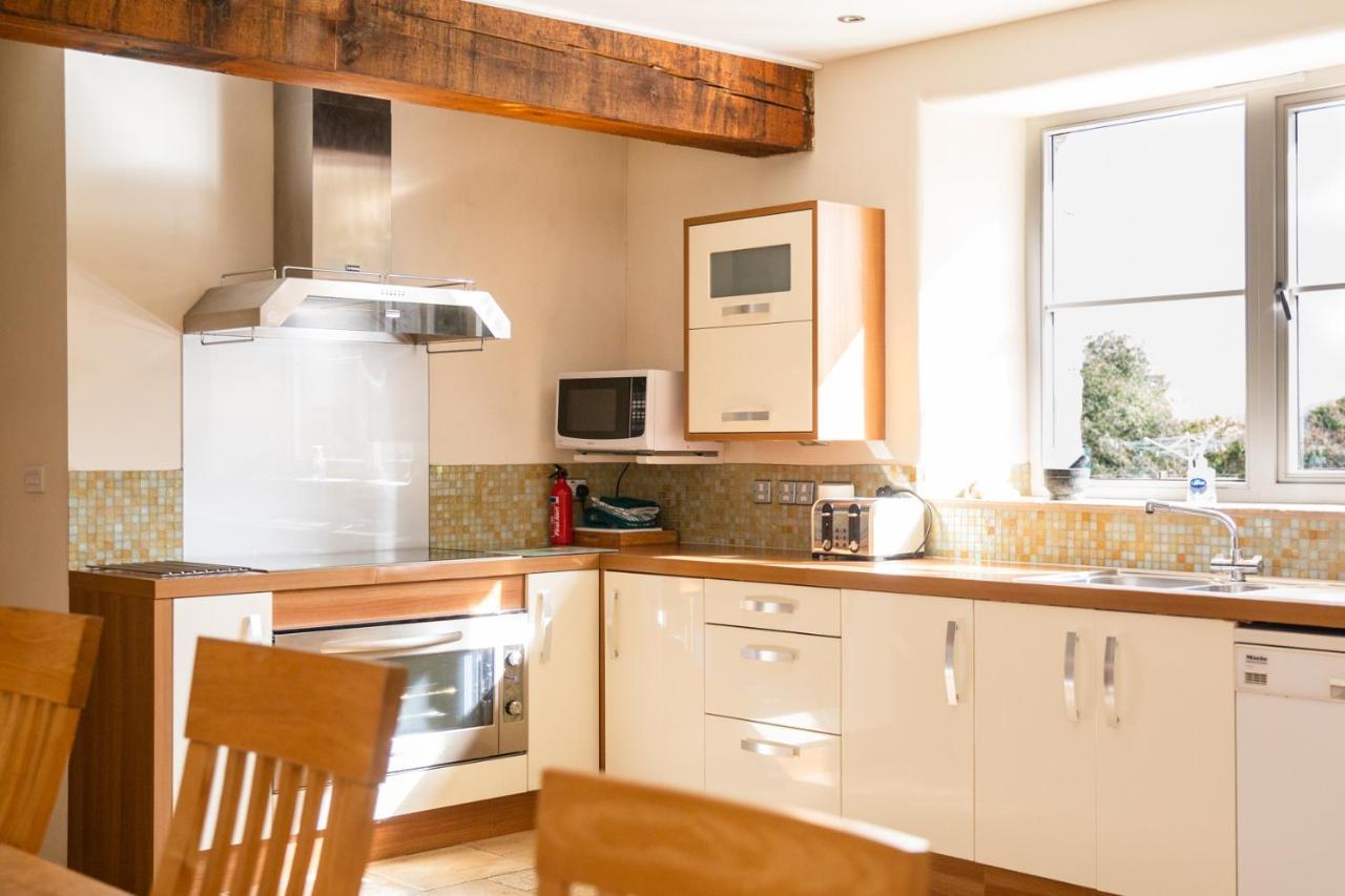 Higher Weddicott Barn Holiday Cottage - Self Catering 查格福德 外观 照片