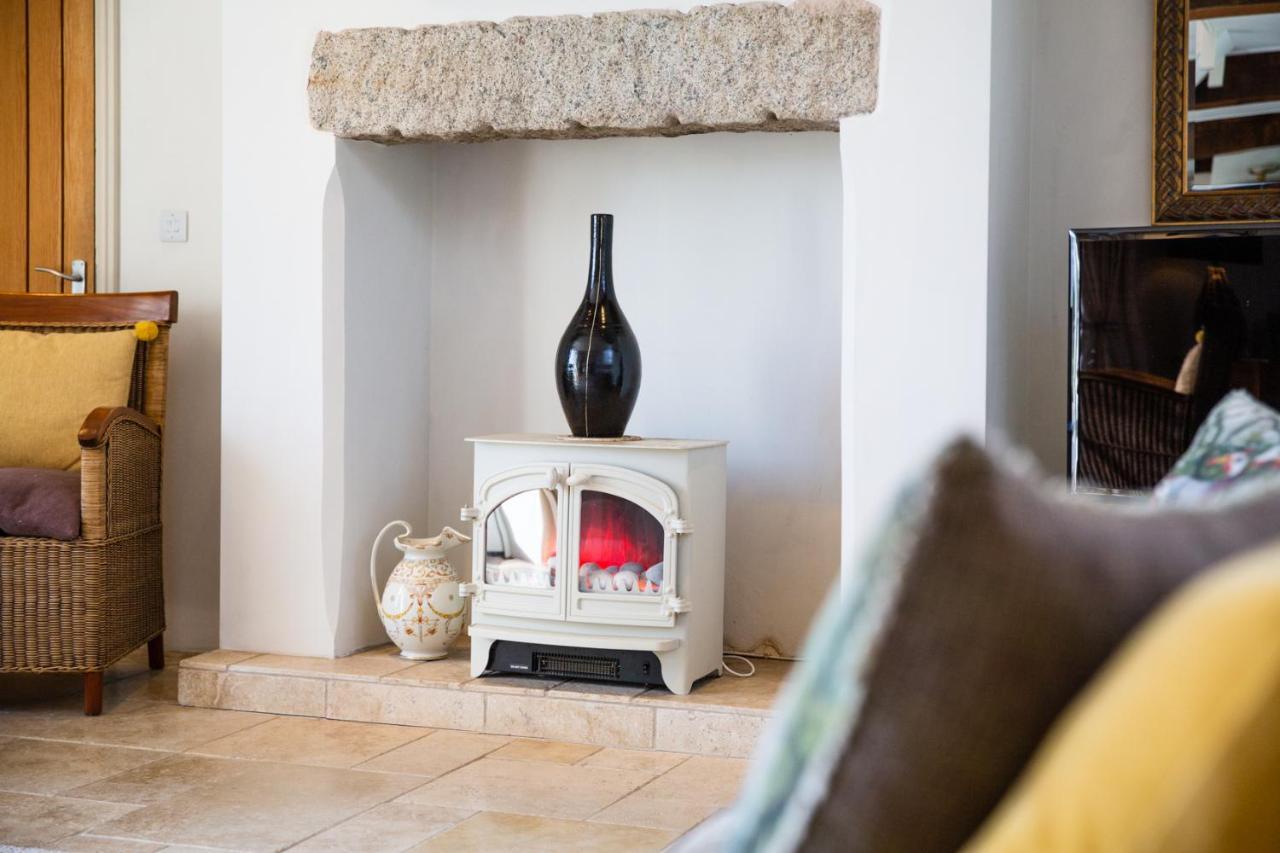 Higher Weddicott Barn Holiday Cottage - Self Catering 查格福德 外观 照片